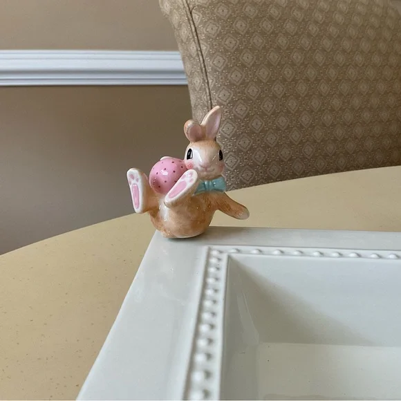 Somersault Easter Bunny Platter Decoration - Pink Egg 🪺 - Picture 1 of 6